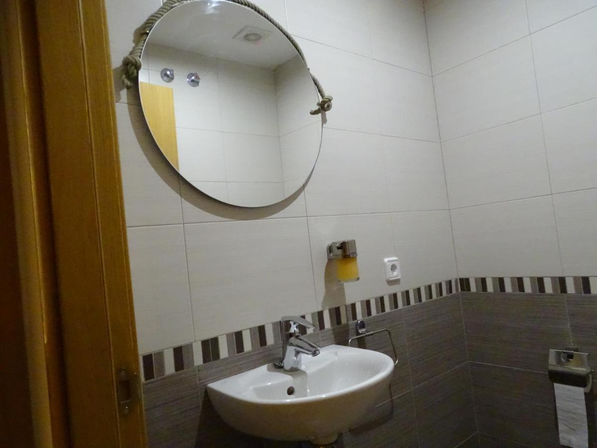 Apartamento Piscina Viena Roses Luaran gambar
