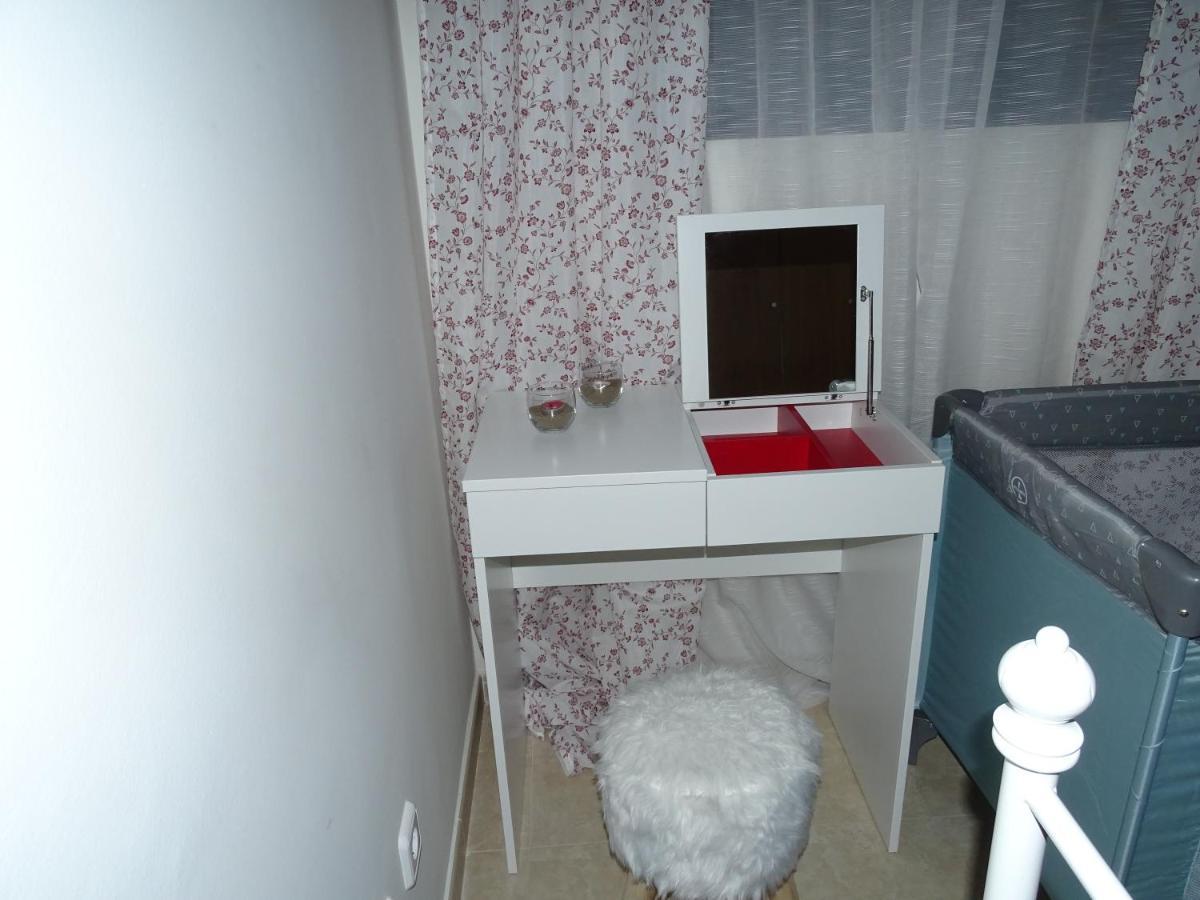 Apartamento Piscina Viena Roses Luaran gambar