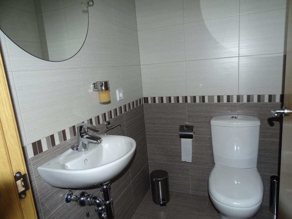 Apartamento Piscina Viena Roses Luaran gambar