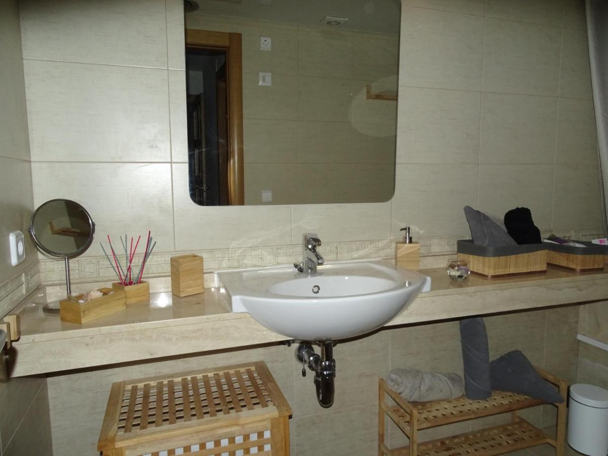 Apartamento Piscina Viena Roses Luaran gambar