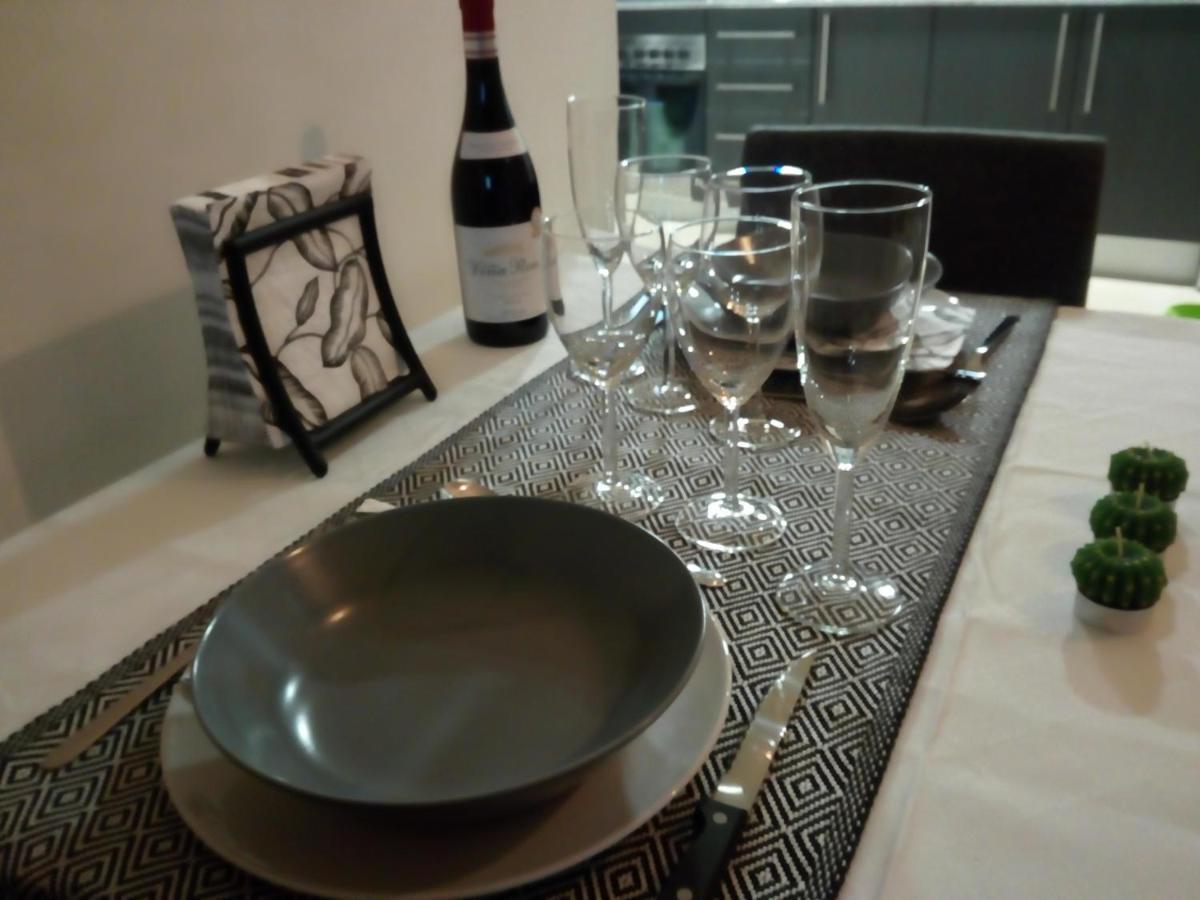 Apartamento Piscina Viena Roses Luaran gambar