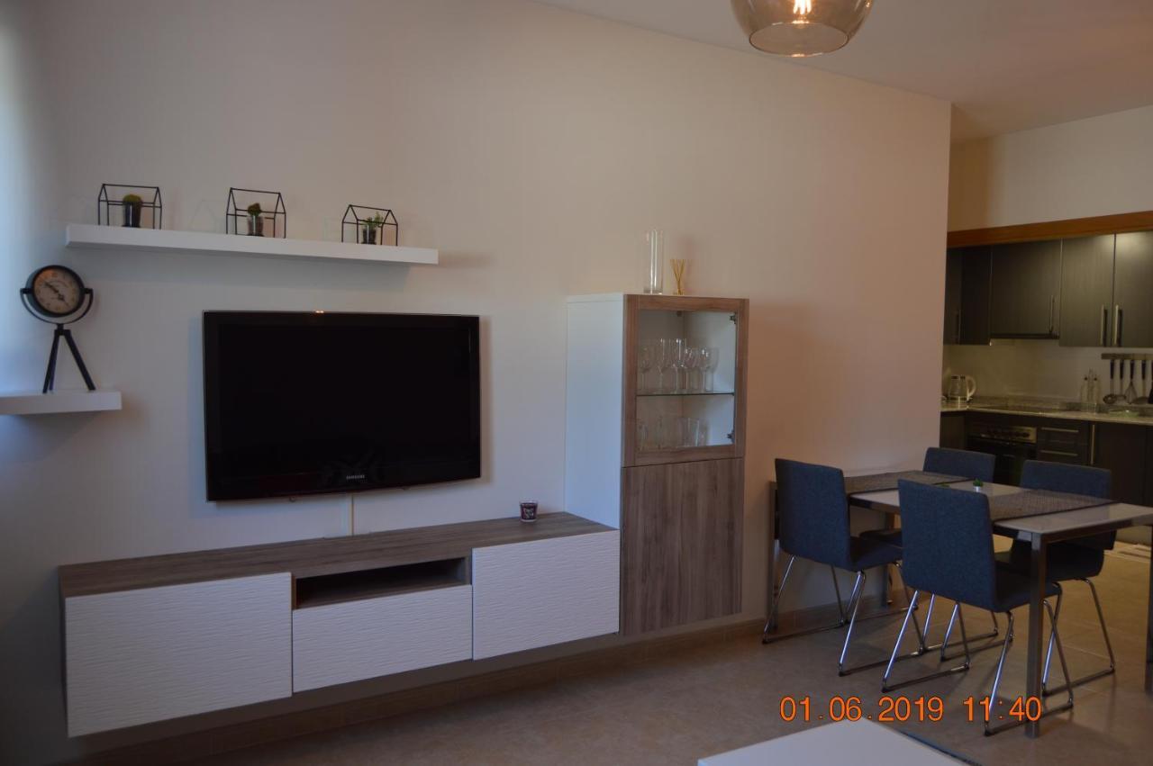 Apartamento Piscina Viena Roses Luaran gambar
