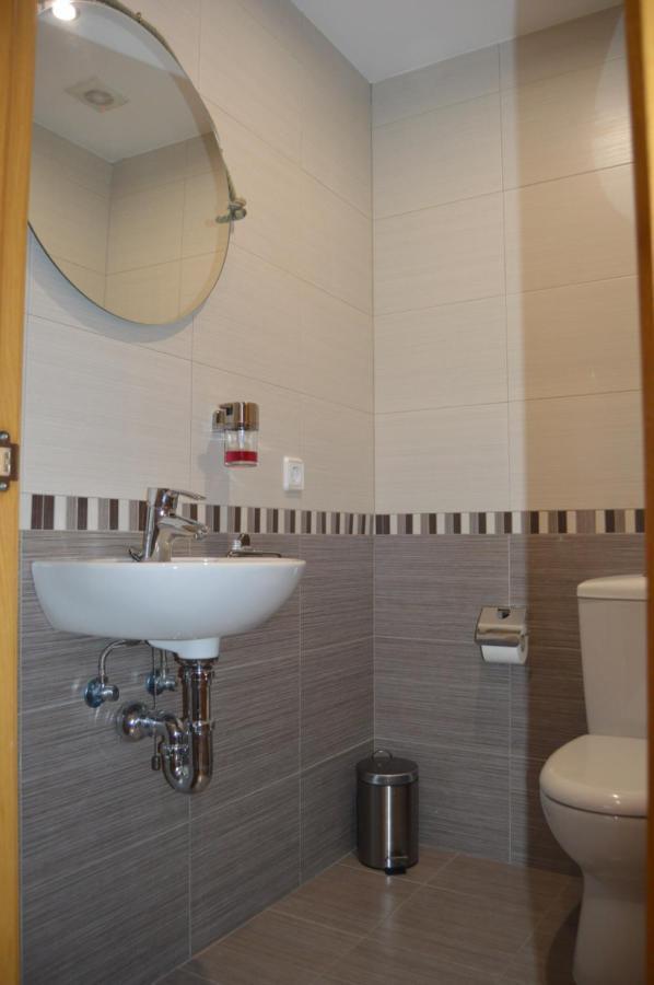 Apartamento Piscina Viena Roses Luaran gambar