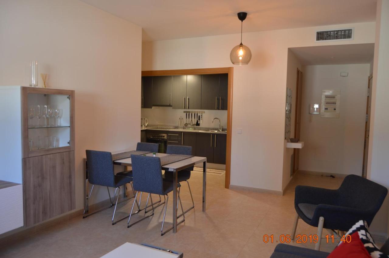 Apartamento Piscina Viena Roses Luaran gambar
